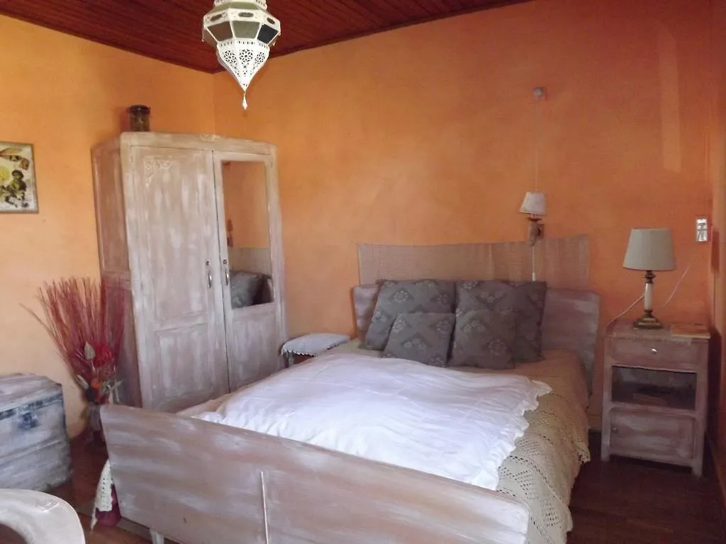 Gite Le Bonheur Est Dans Le Pre Loubaresse  Holiday home Loubaresse (Cantal)